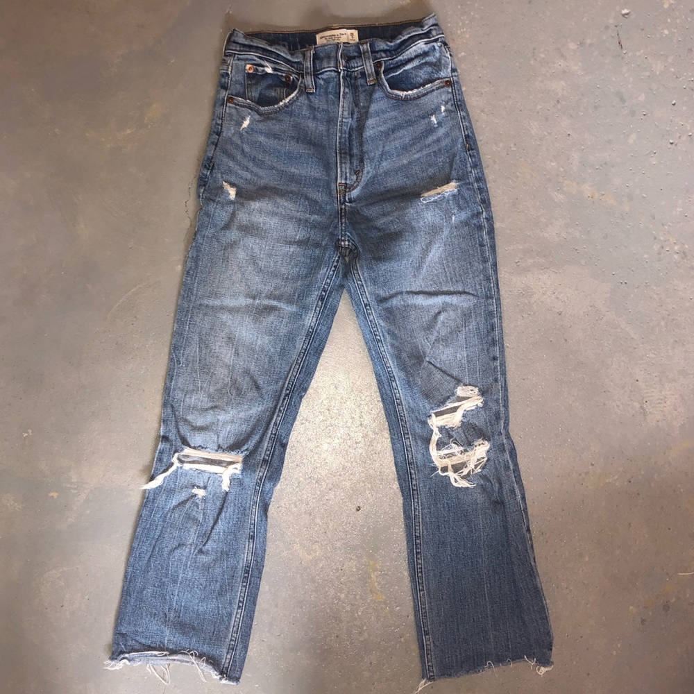 Abercrombie “The Ankle Straight Ultra High Rise” Jeans